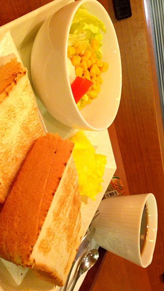 Snapdishの料理写真:CAFE de CRIE エッグトースト|あいあいさん