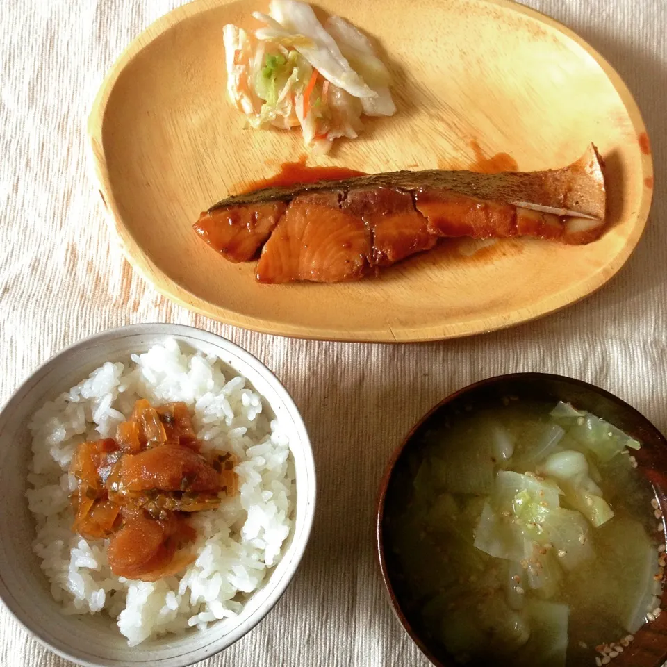 朝ごはん 鰤しょうゆ漬け|はやしさん