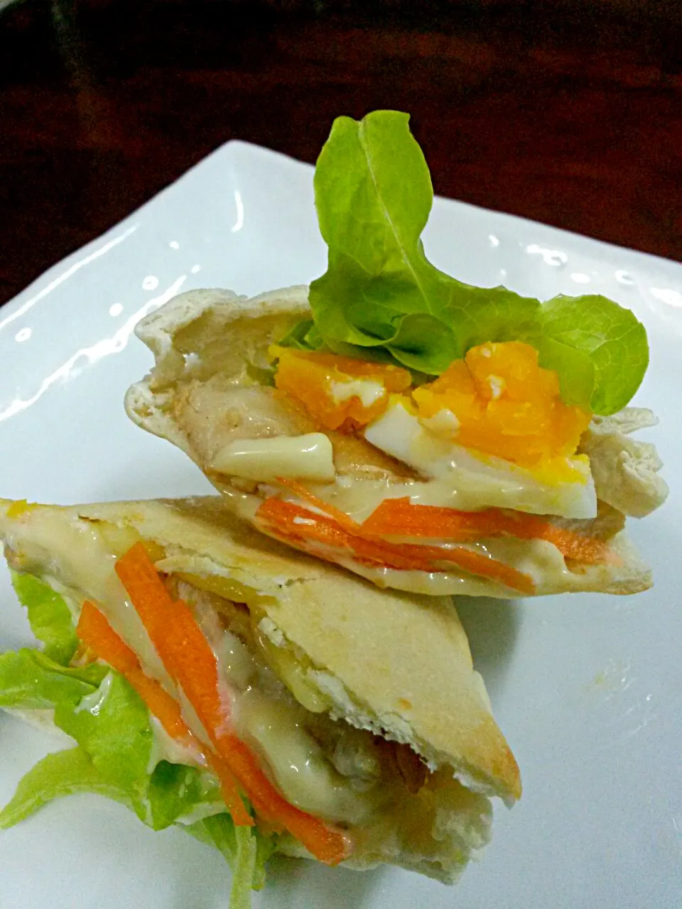 Chicken Burger in Pita Bread|Jeab Lertさん