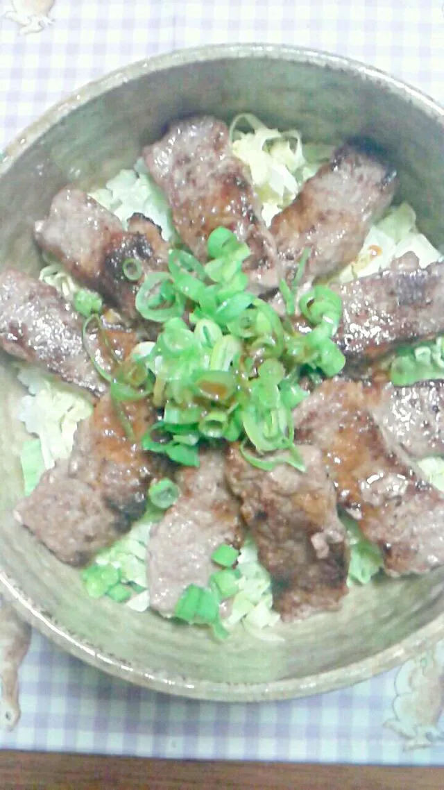 牛肉ステーキ丼|畑山寧々さん