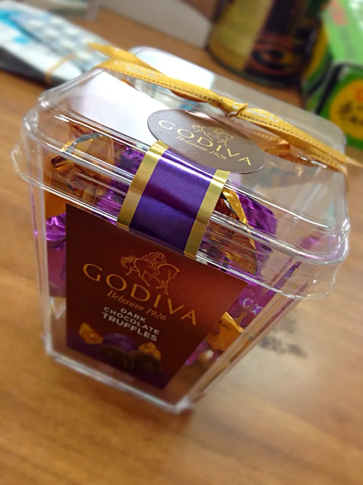 後輩からのプレゼントのGODIVA💕|カオルコさん