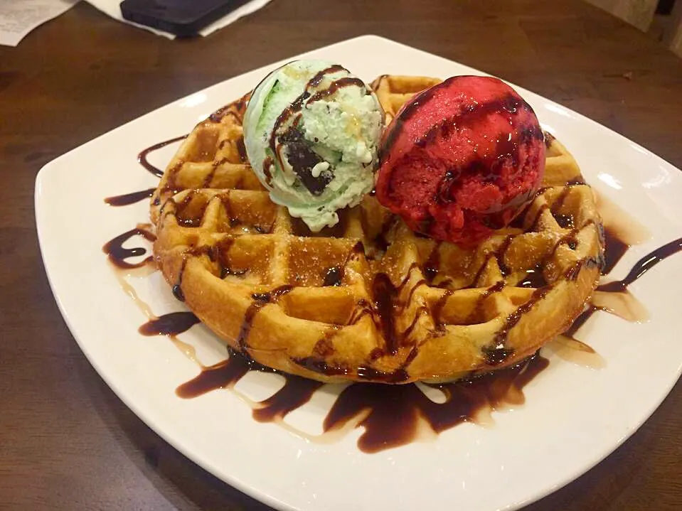 Waffle + ice cream|Yeon Jiさん