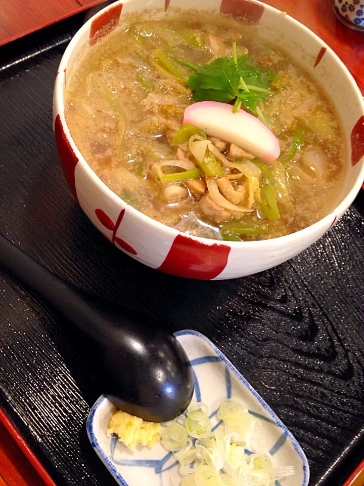 Snapdishの料理写真:鶏肉とネギのゴマかけうどん@手打うどん 延喜(南与野)|みっさんさん