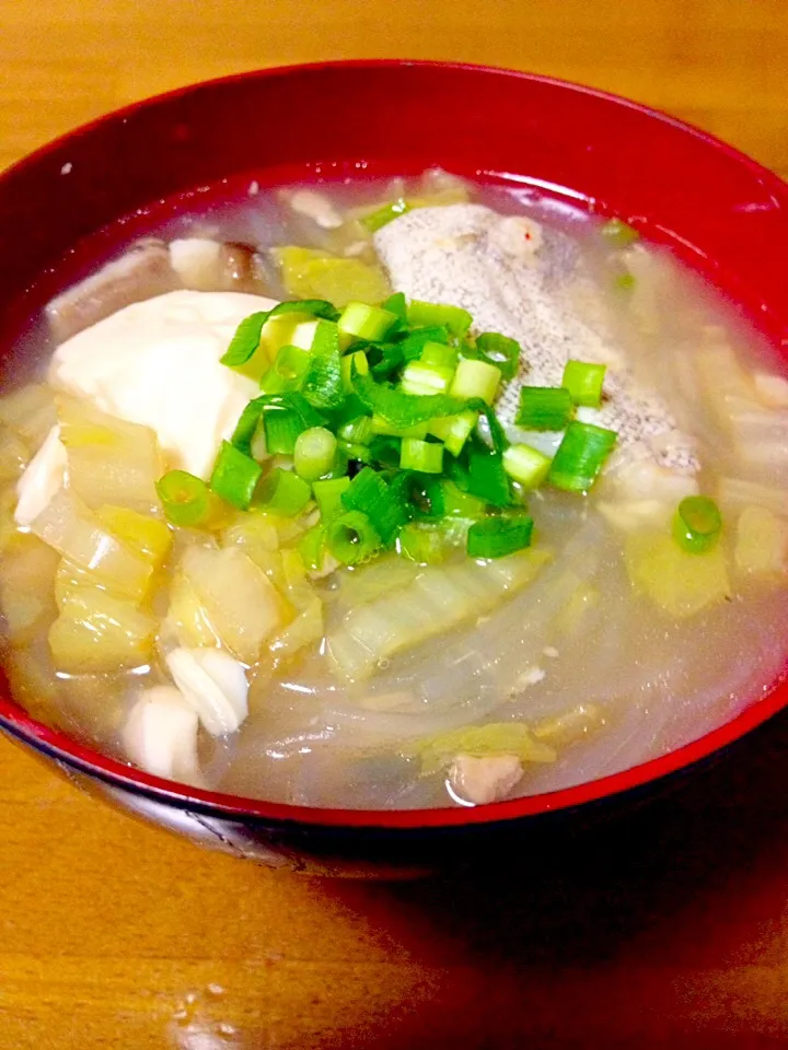 Snapdishの料理写真:鱈のアラで野菜と春雨の寄せ鍋風🍲|まいりさん