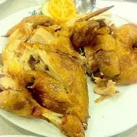 Snapdishの料理写真:Filipino-styled fried chicken 🐓|Andrei Roanさん