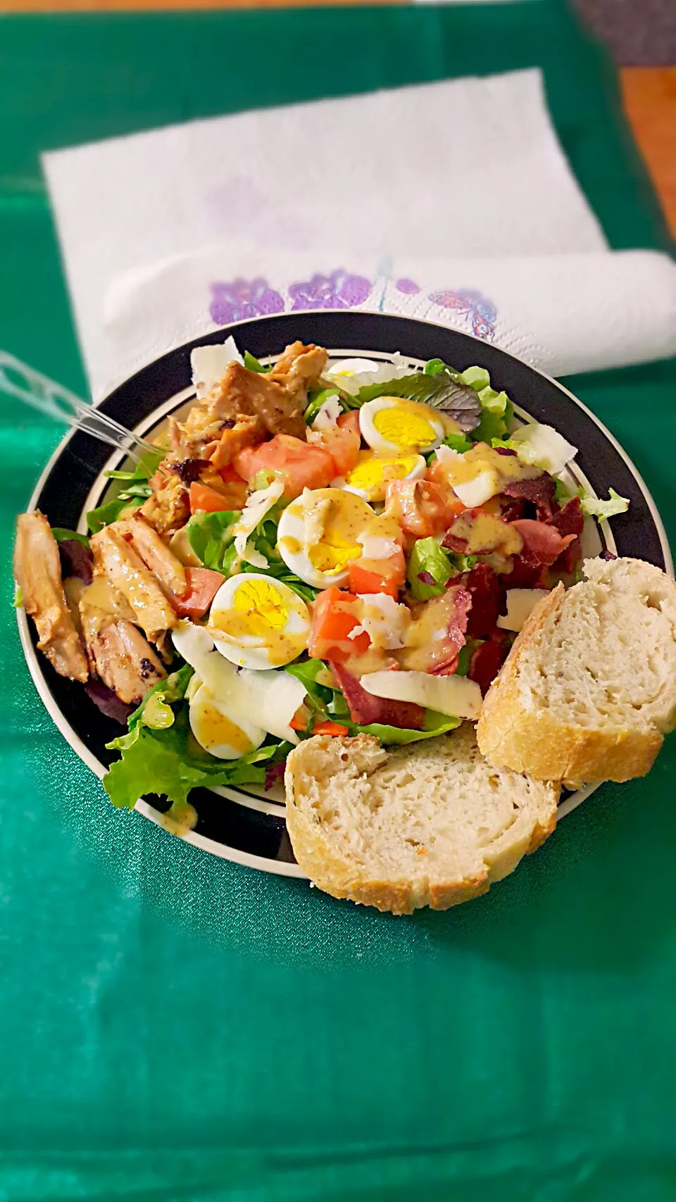 Snapdishの料理写真:Cobb salad with honey mustard rustic rosemary bread all homemade even the dressing...#cabinfevereats|Nikka Justwannabehappyさん