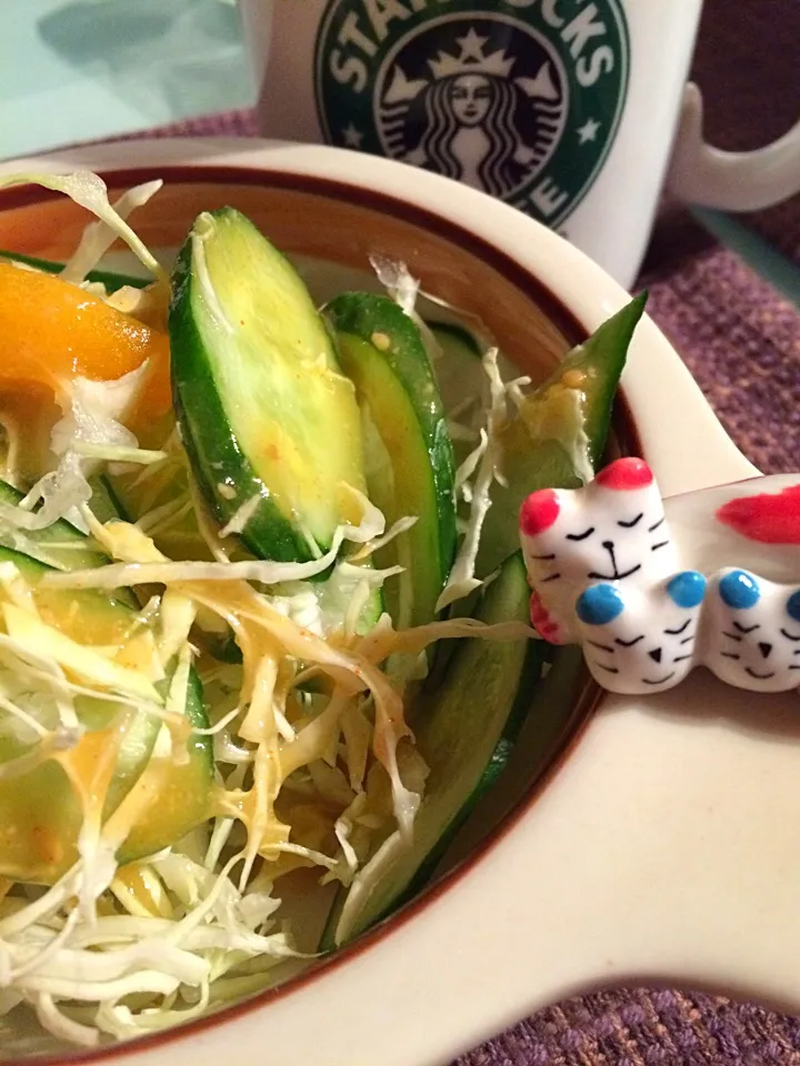 Snapdishの料理写真:Today's breakfast.... Salad and coffee|Nigel Nakadaさん