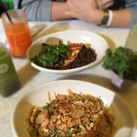 Salmon With Quinoa & Thai Papaya Salad|Ju Nguyenさん