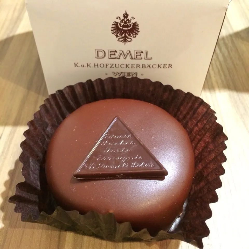 DEMEL Sachertorte💕|walnutさん