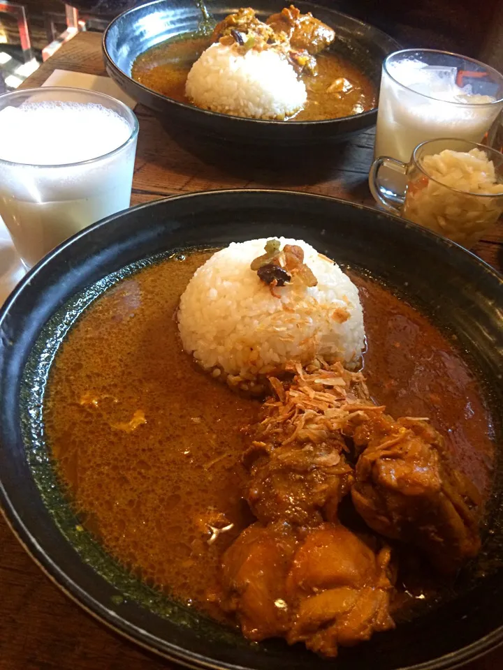 チキンカレー☆ランチはラッシーがセット🍛|acoさん