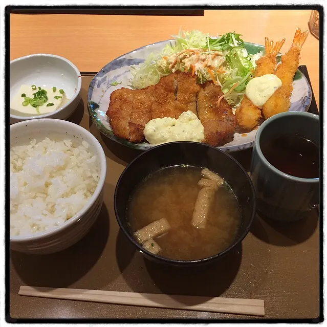 チキン南蛮とエビフライの定食|EITOさん