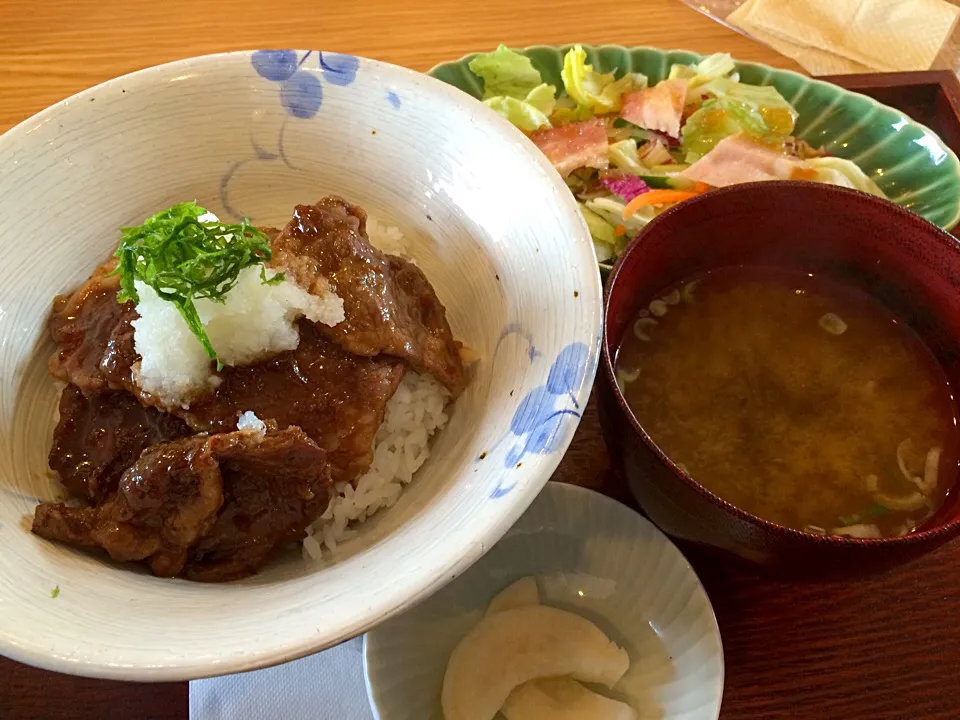 ぽわそんのステーキ丼ランチ|☆光るさん