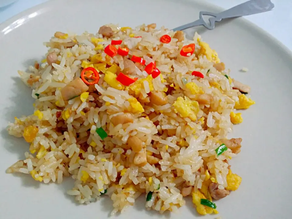 Fried Rice + Diced Chicken Drumstick + 
Egg + Spring  Onion|🌷lynnlicious🌷さん