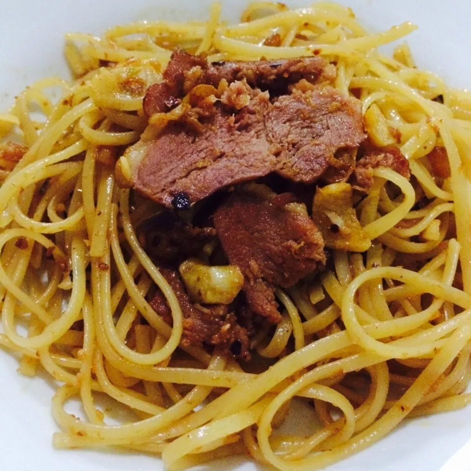 Hay bee hiam linguine with shredded smoke duck|Trish Wongさん