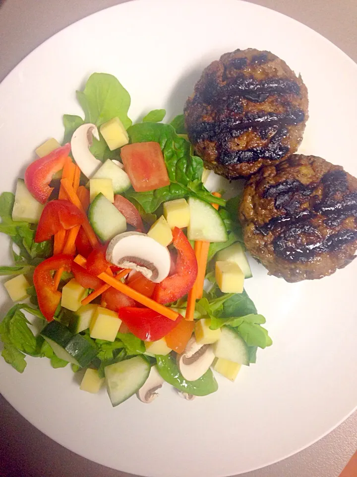 Snapdishの料理写真:Lamb Burgers and Salad|Chrisy Hillさん