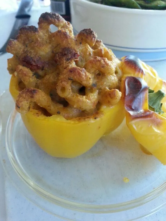 baked pasta stuffed pepper.|Polly Gelfusoさん