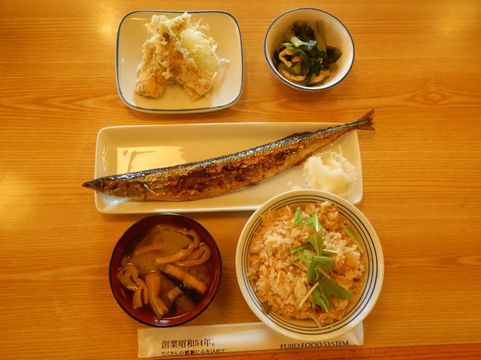 Grilled Sanma with rice, miso soup and pickled vegetables|Craig Colemanさん