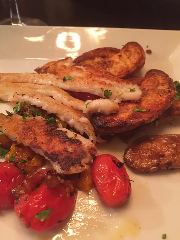 Dover Sole with Roast Fingerlings and Tomato Pan Sauce|K Goodnessさん