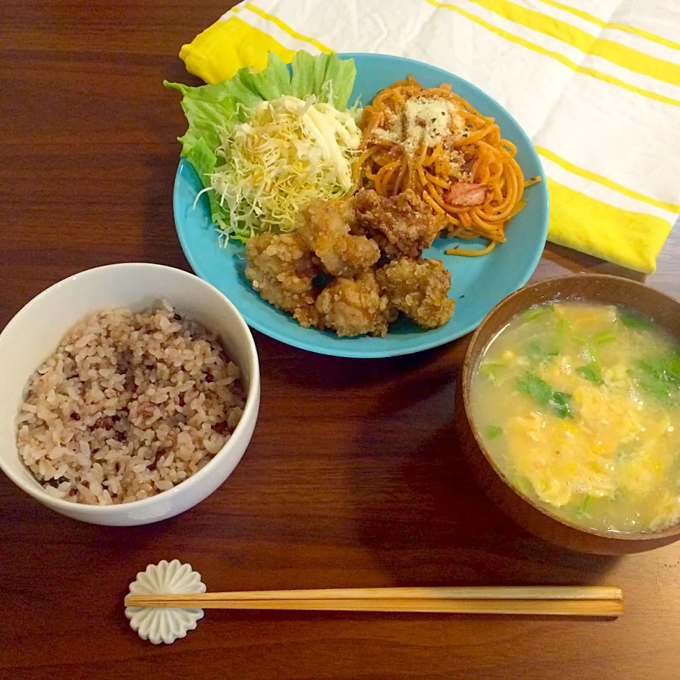 Snapdishの料理写真:お昼ごはんは昨日の残り唐揚げで定食|yukko7740さん