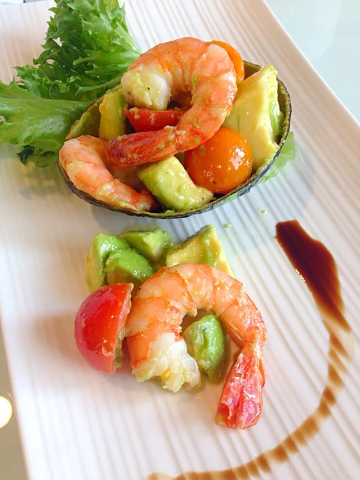 Prawn & Avocado salad|sirakorn owadaさん