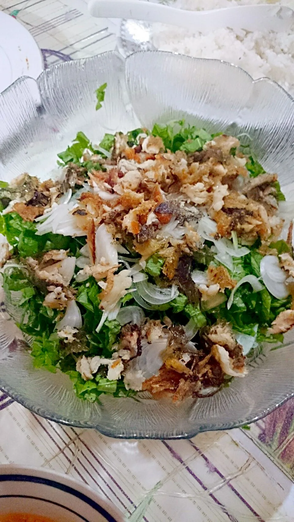 Fish salad with lemon juice and fish sauce..|bonnieさん