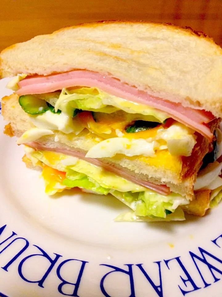 Snapdishの料理写真:トロトロ茹で卵のトーストサンド🍞|まいりさん