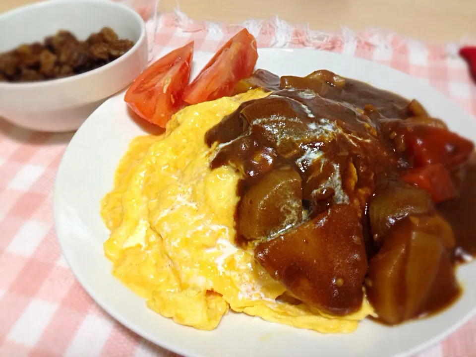 オムカレーと、ゴボウの甘辛揚げ|Chikako Tashiroさん