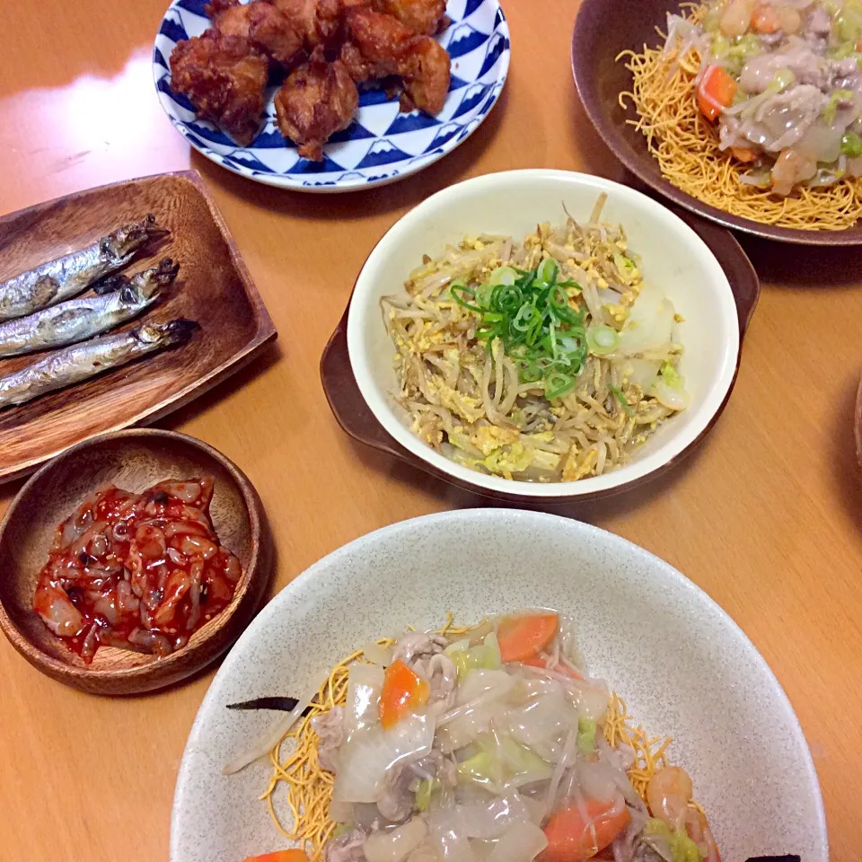 皿うどん、ししゃも、もやしと白菜とたまご炒め、からあげ、たこキムチ|東田さん