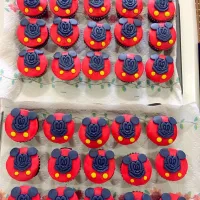 Mini cupcakes with mickey mouse design .. .|Stepanie Batario Kanazawaさん