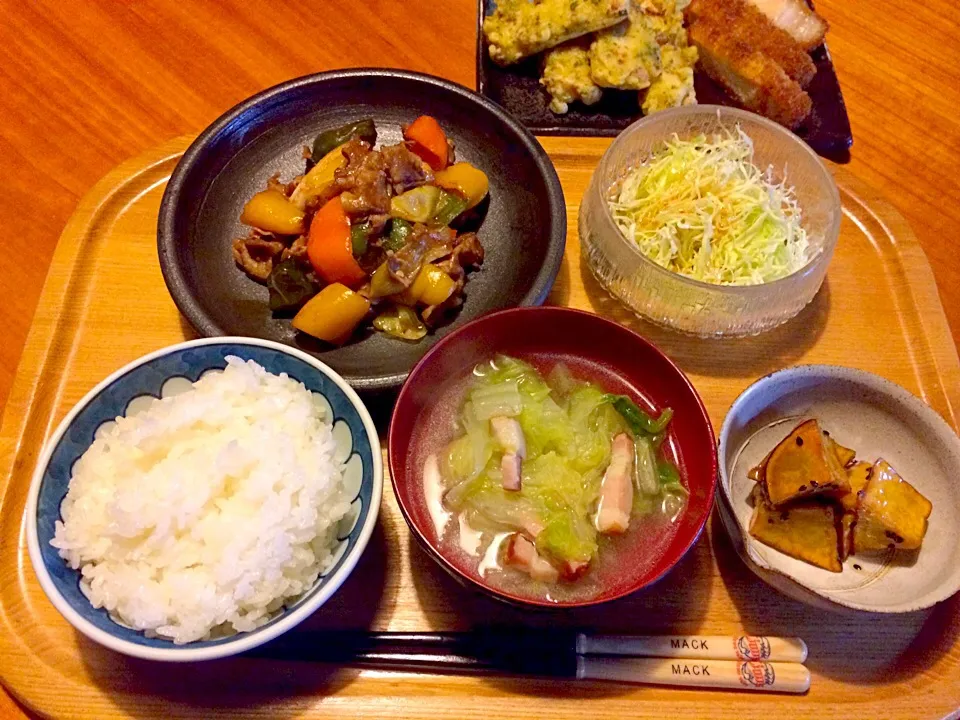 豚肉ピーマン甜麺醤で中華風、白菜スープ、大学芋|yuyusuzuさん