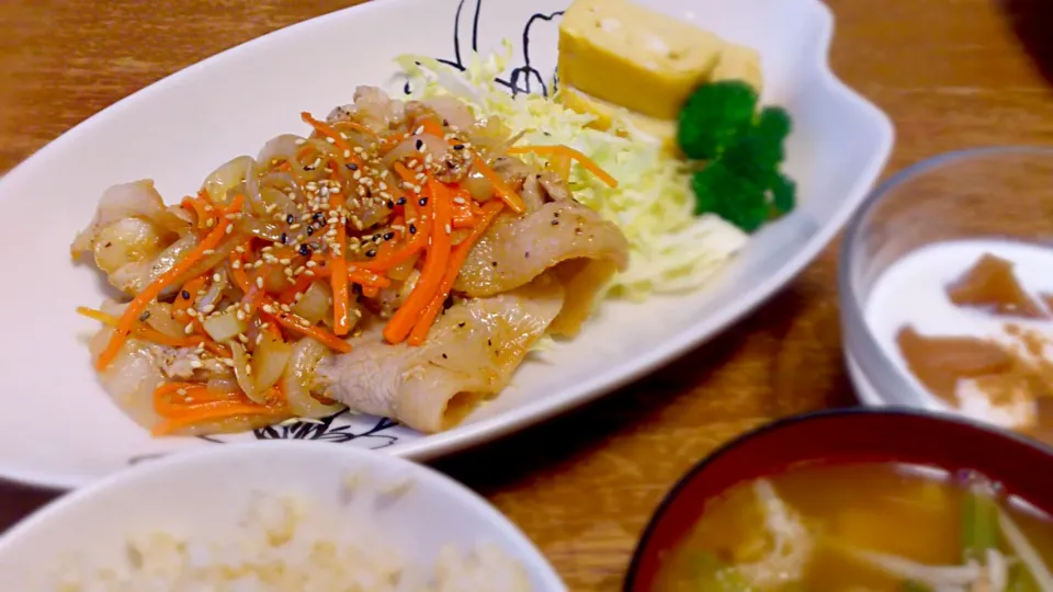 豚の生姜焼き定食（ヨーグルト付）|プチテンよすさん