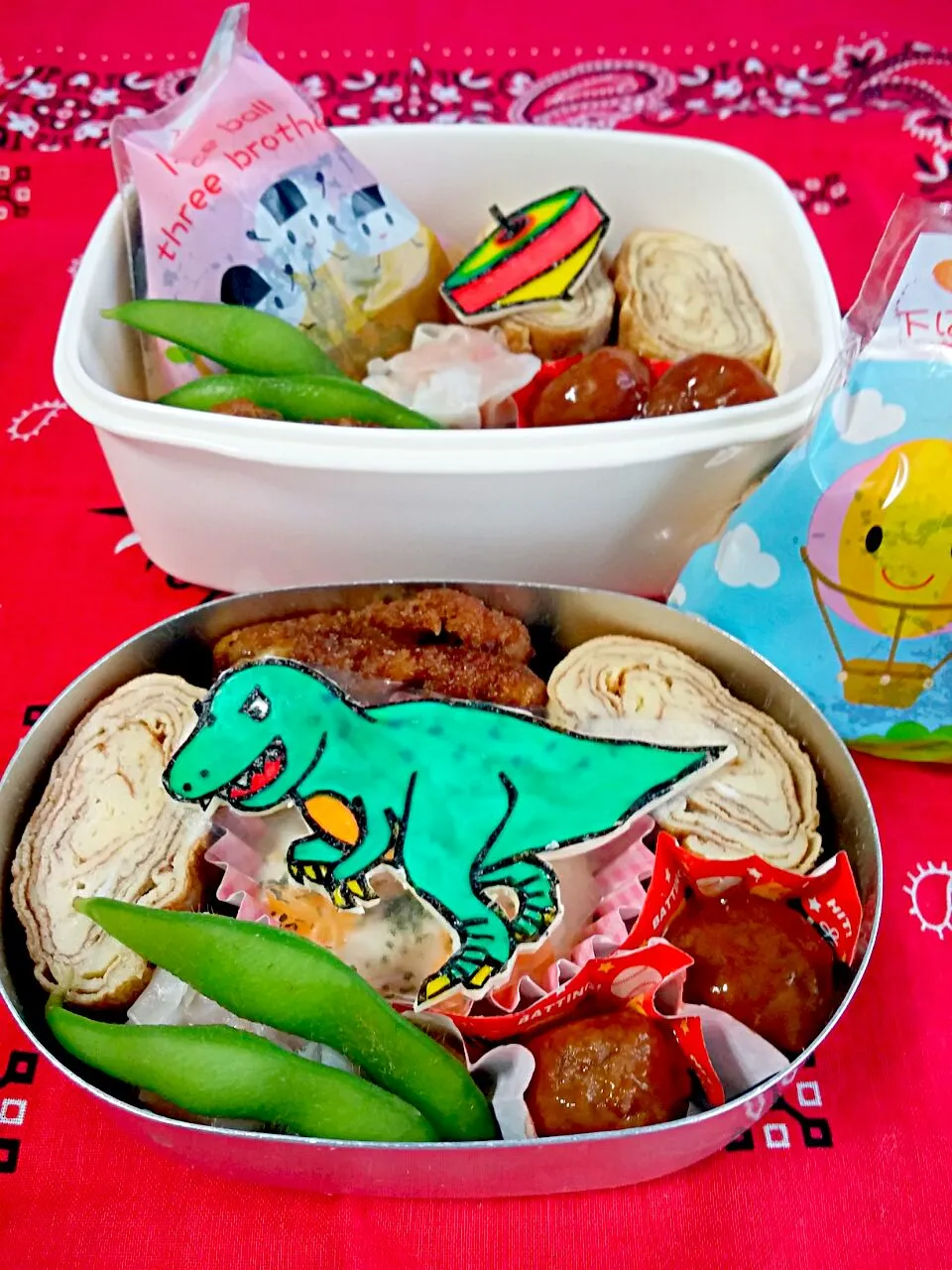 お遊戯会弁当☆息子はﾃｨﾗﾉｻｳﾙｽ役🐾|どんよりーなさん