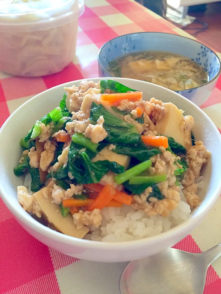 今日のお昼！小松菜と鶏そぼろのあんかけ丼(*^o^*)♪|hanakoさん