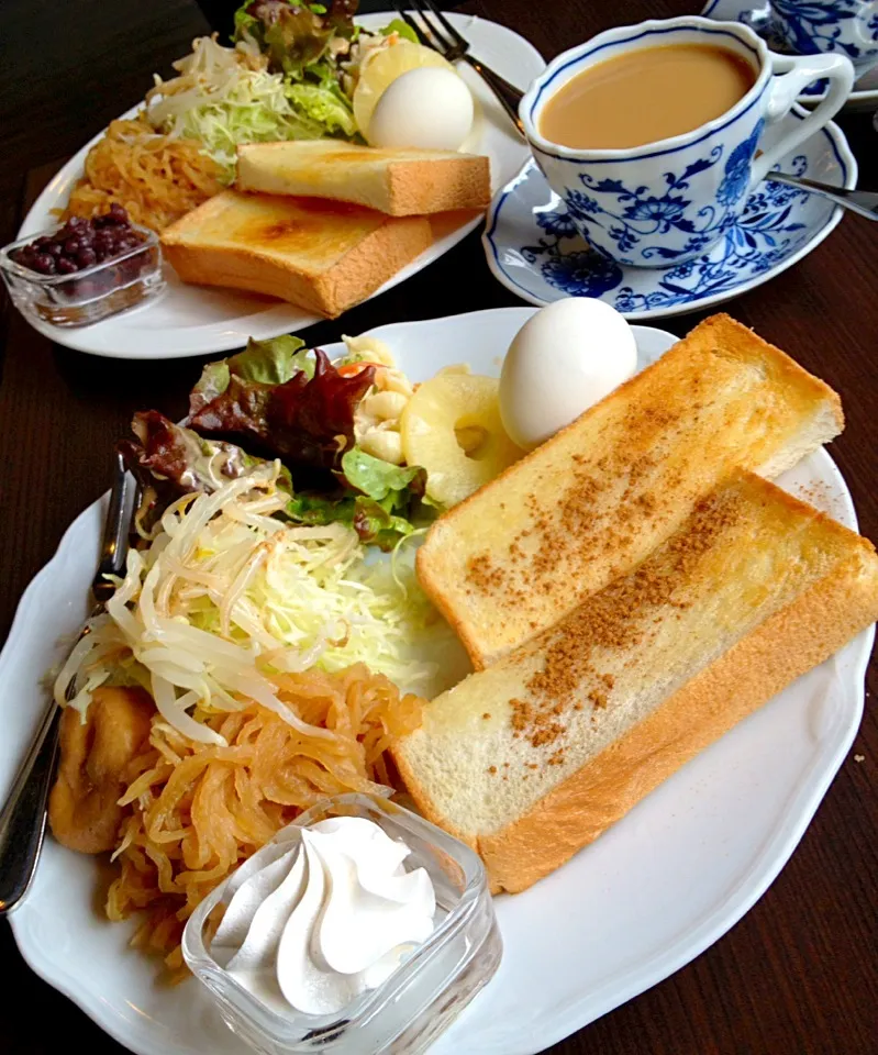 Snapdishの料理写真:Breakfast Set at Santaru|Tatatさん