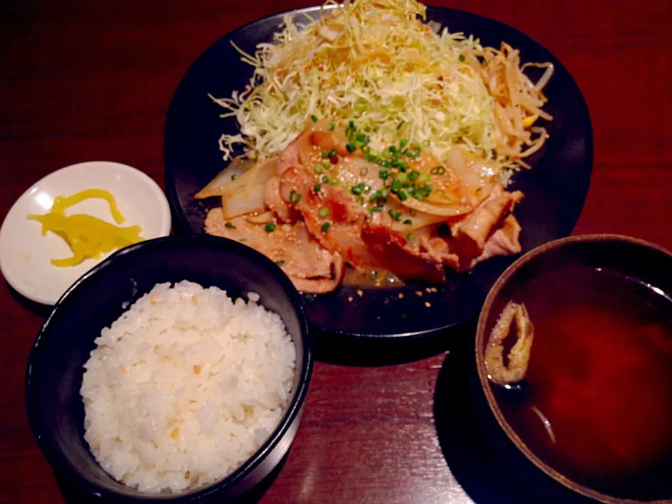 生姜焼き定食850円也|秋山知隆さん