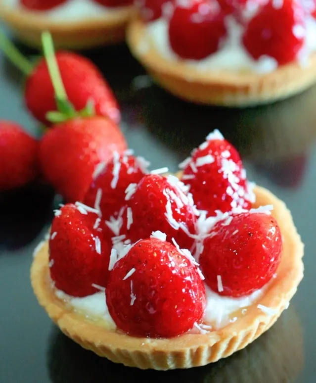 Strawberry Milk Tart|Arty Chavimonさん