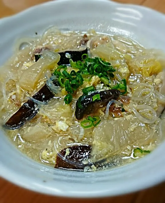 咲きちゃんさんのじんわりホカホカ✨とろみ生姜春雨麺✨
これは！美味しーー♡  ほんっとに しみ旨～～♪感動～✨|yucaxxxさん