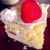 Snapdishの料理写真:☆Strawberry shortcake☆お誕生日のケーキ🍰|Leanne＊Bradyさん