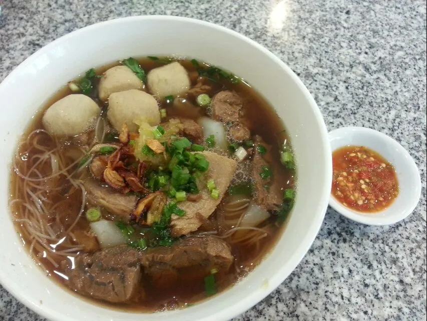 Beef meat ball Noodle , mihun ✕quitew mixed.|korinoさん