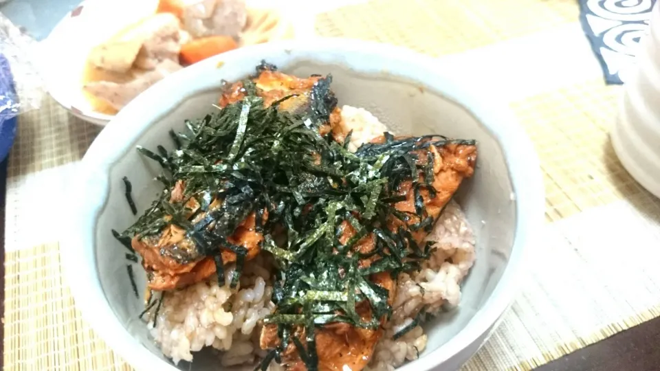 サンマ蒲焼き丼|まぐろさん