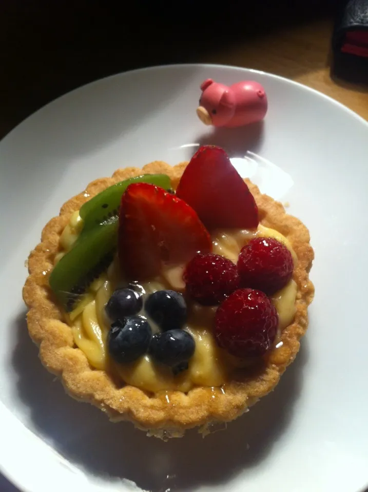 Snapdishの料理写真:Fruit tart|🍓Jolejo🍓さん