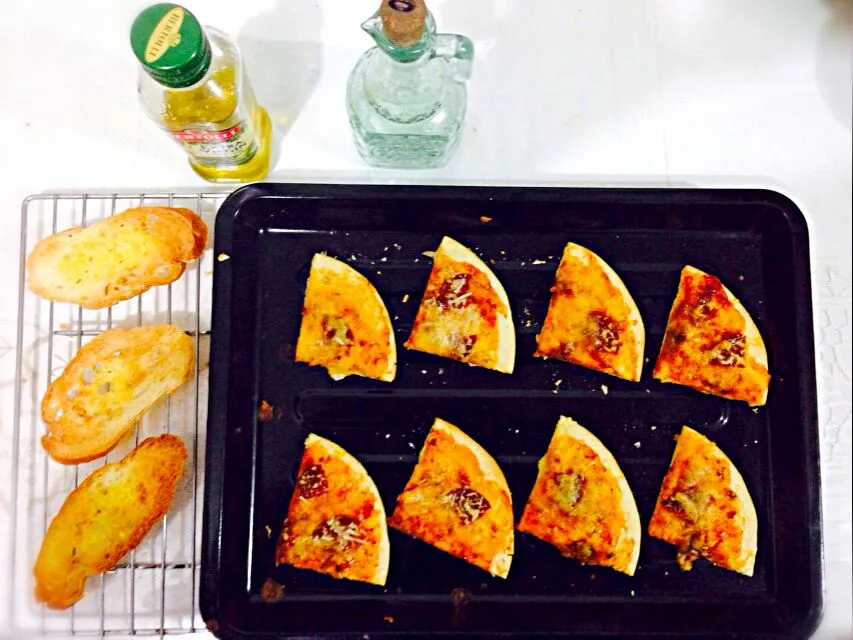 Pizza Pepperoni & Garlic Bread|Wildan Alifiさん