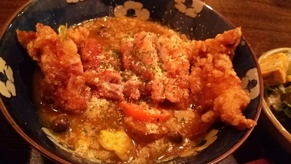 賄い飯🍛 スープカレー、特大唐揚げのせ|Gauche Suzukiさん