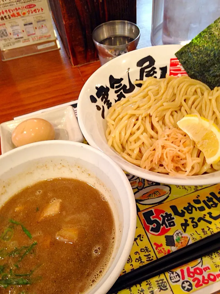 Snapdishの料理写真:煮干つけ麺(＋味玉)@津気屋 (武蔵浦和)|みっさんさん