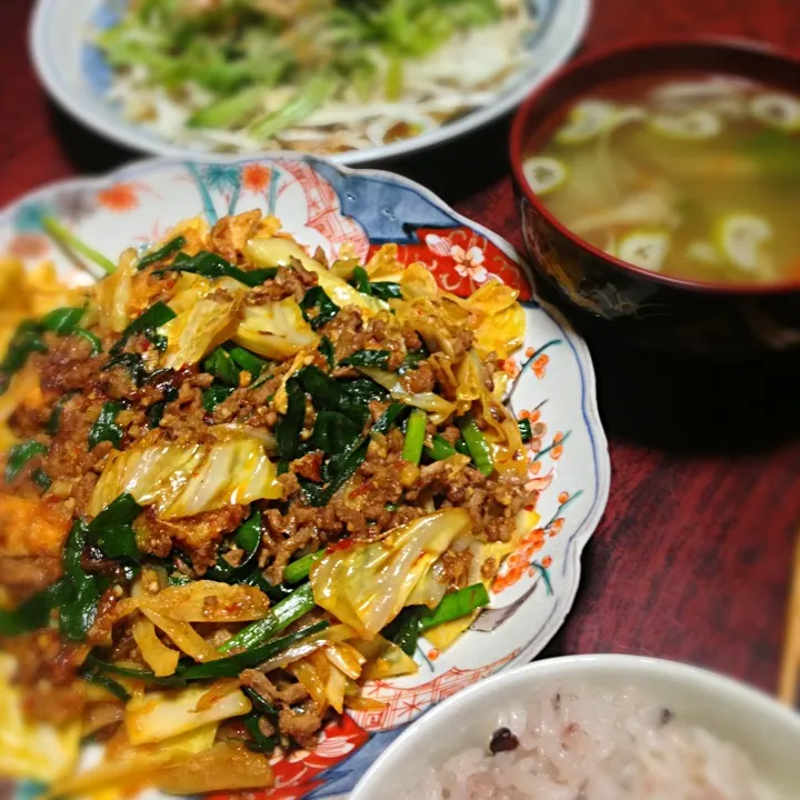 ニラとキャベツと油揚げの中華風ひき肉味噌炒め|ともえさん