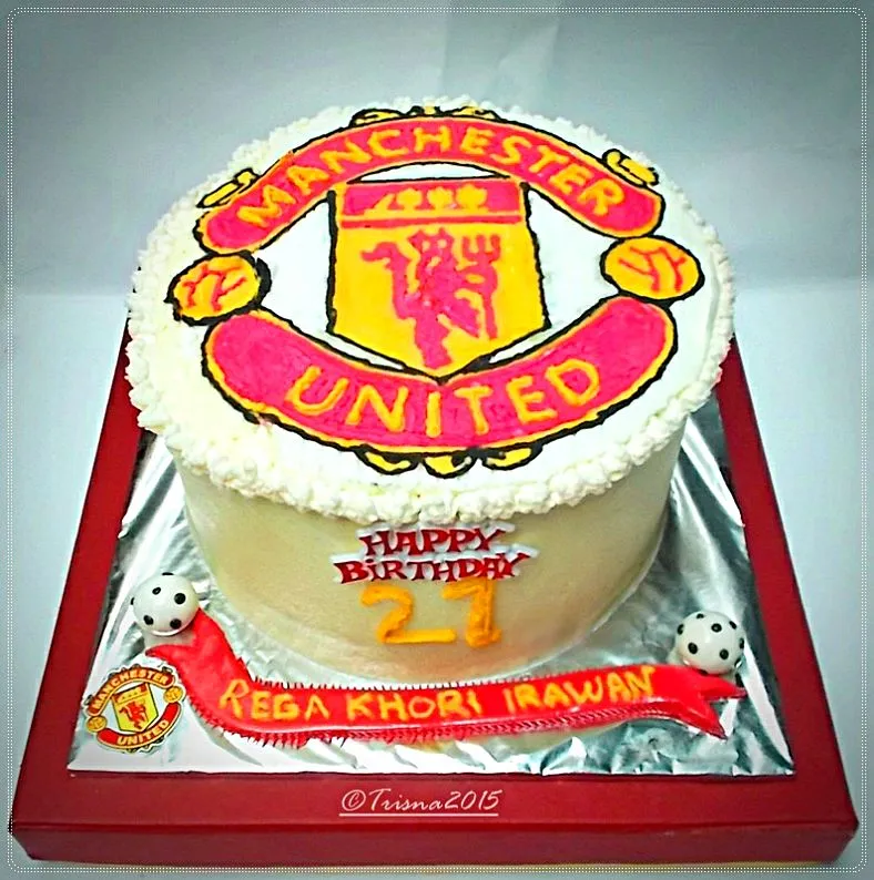 Manchester United Birthday Cake for Rega
Based Cake : Rainbow Cake|Trisna Handayaniさん