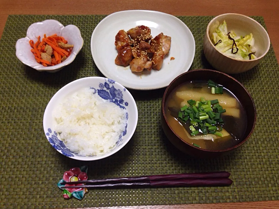 Snapdishの料理写真:鶏肉梅にんにく焼き☆白菜浅漬け☆にんじんシーチキン炒め☆お味噌汁☆|Milfeliceさん