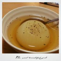 丸ごと玉ねぎのスープ