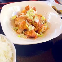 Snapdishの料理写真:唐揚げ定食|なぬっちさん