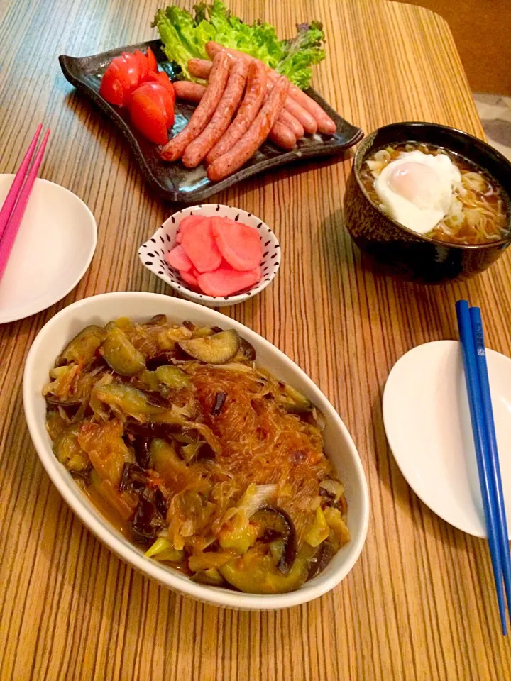 ＊晩ごはん＊ ハーブ入りソーセージ 麻婆茄子春雨入り ネギ玉ラーメン|pinoyamaさん